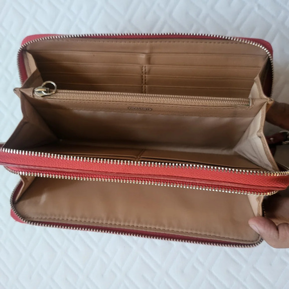 Coach Smooth Leather Double Zipper Accordion Wallet Black Cherry - Picture 2 of 9